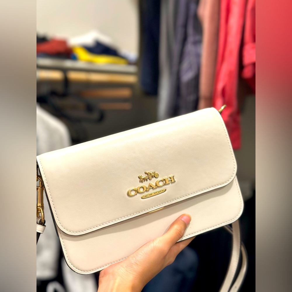 Coach woman’s shoulder bag